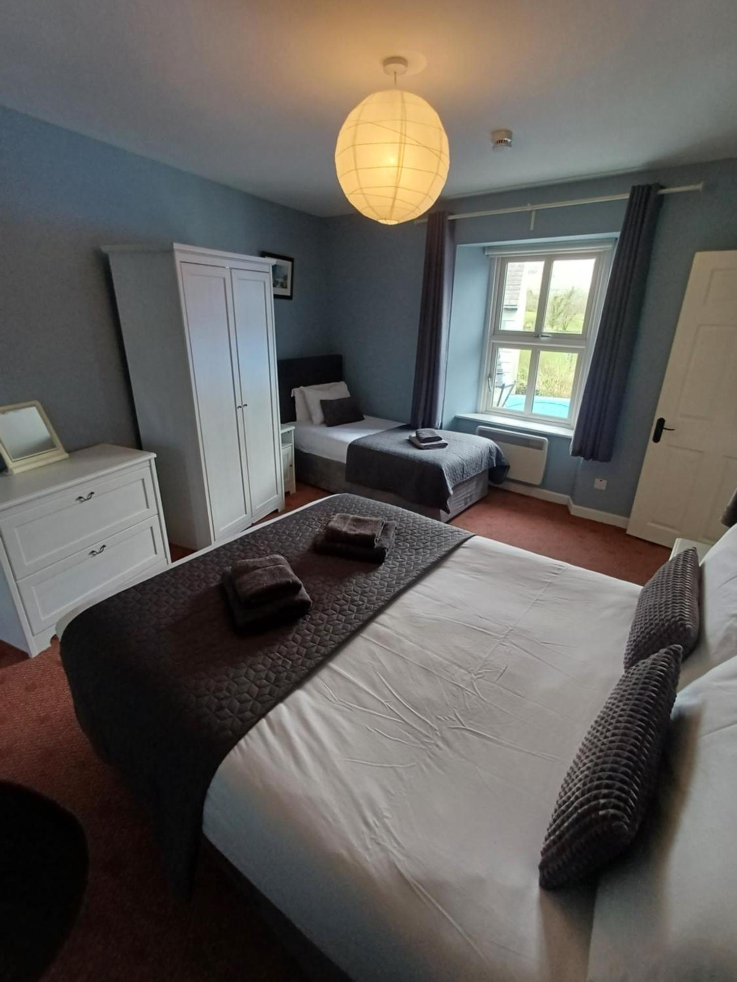 Clonbur House - One Bedroom Apartment Galway Ngoại thất bức ảnh